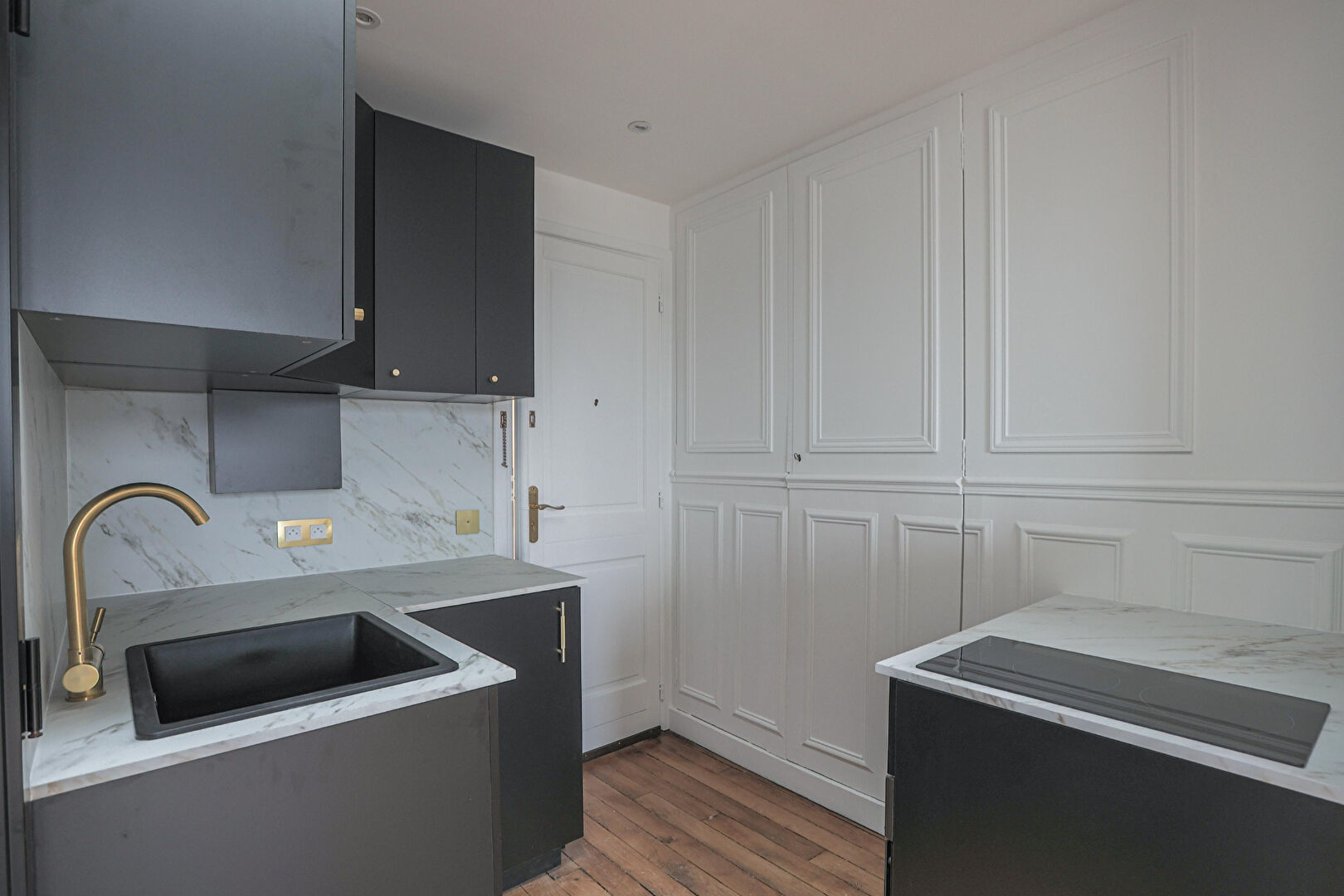 Studio dernier étage avec balcon. 3 Studio dernier étage avec balcon. 3