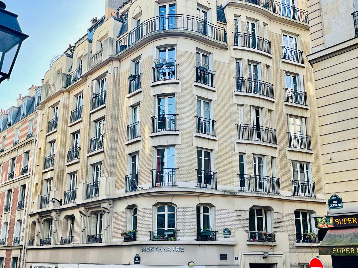 Montmartre – Villa Dancourt Triple vue Sacré-Coeur – 7e étage avec ascenseur – Résidence sécurisée 18