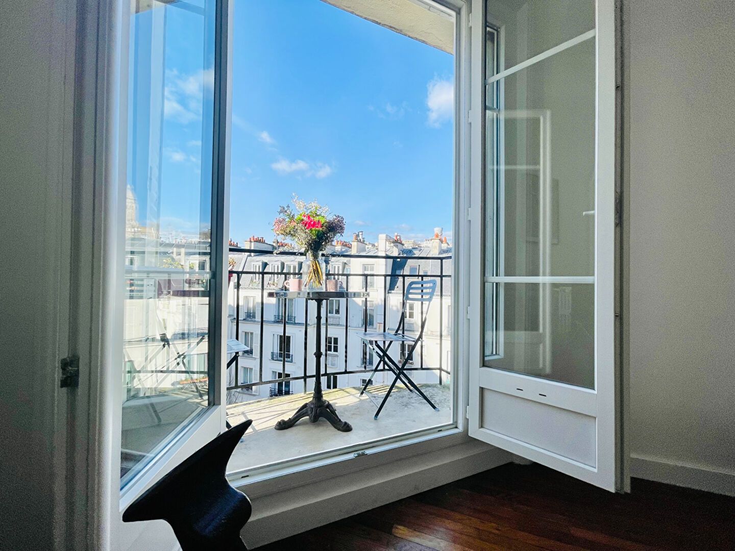 Montmartre – Villa Dancourt Triple vue Sacré-Coeur – 7e étage avec ascenseur – Résidence sécurisée 8