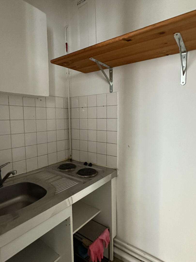 Functional and modular studio? ideally located rue BACHELET 4