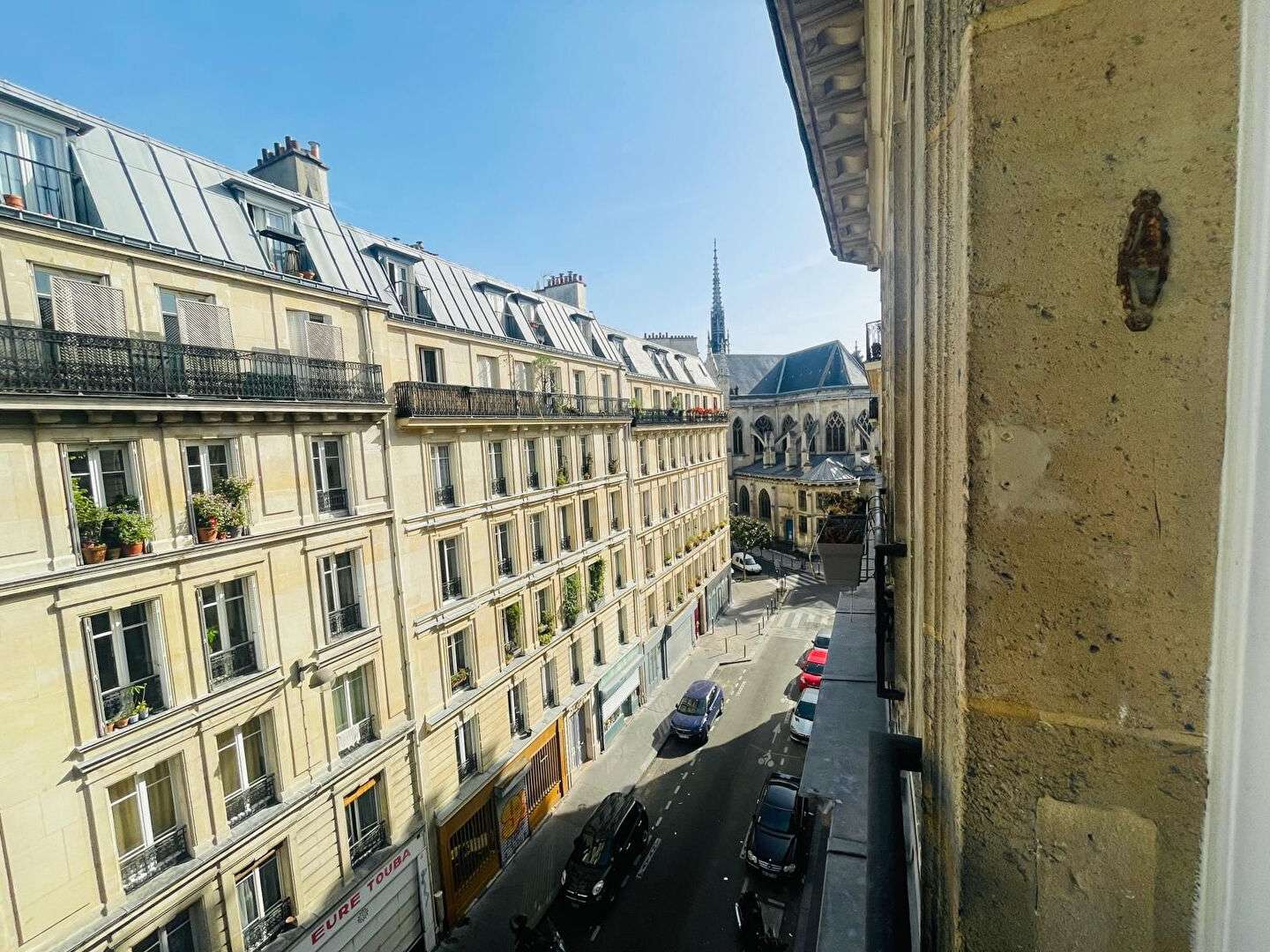 2/3 rooms of 46m², Saint-Bernard Church 3 2/3 rooms of 46m², Saint-Bernard Church 3