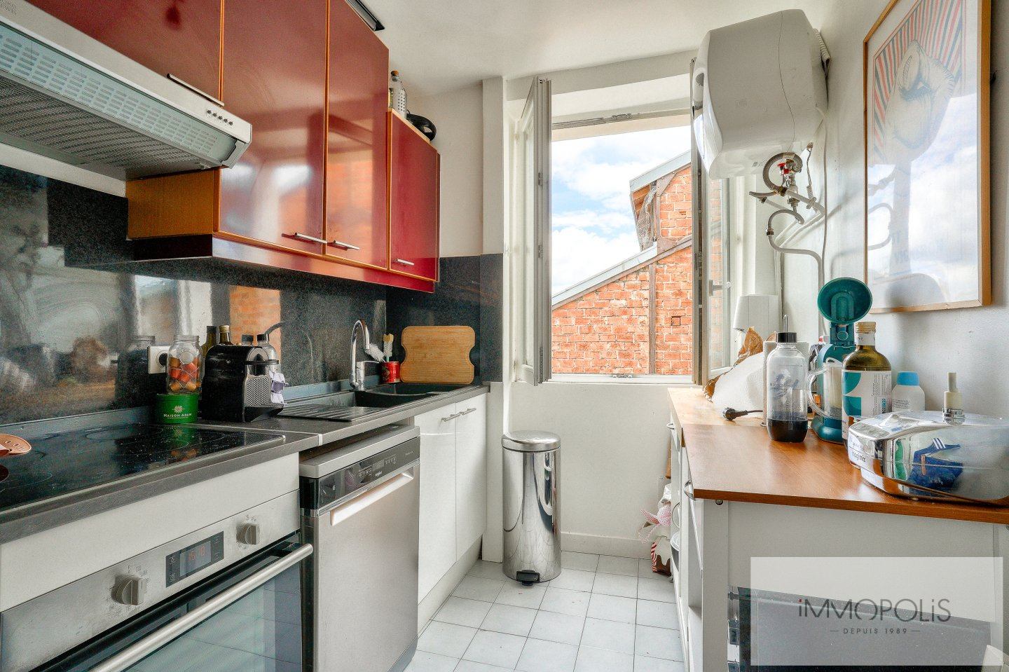 Exclusive to Immopolis – three rooms facing south – Rue Labat. 10