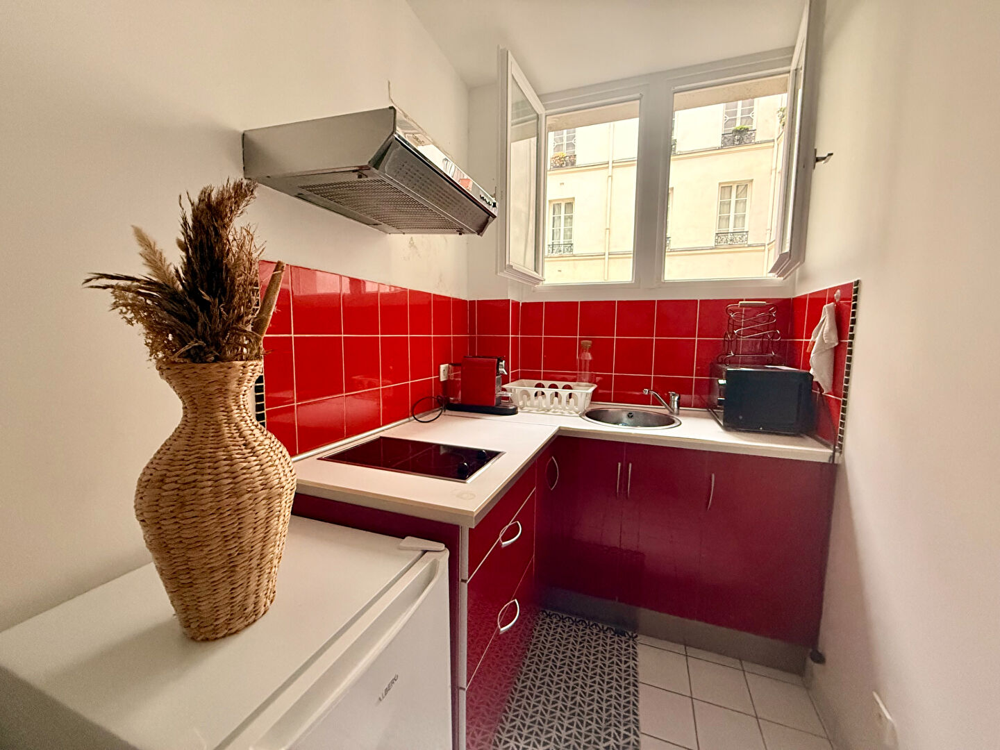 Charming 2 room apartment in good condition – Saint-Georges / Trinité district, secure residence 3 Charming 2 room apartment in good condition – Saint-Georges / Trinité district, secure residence 3