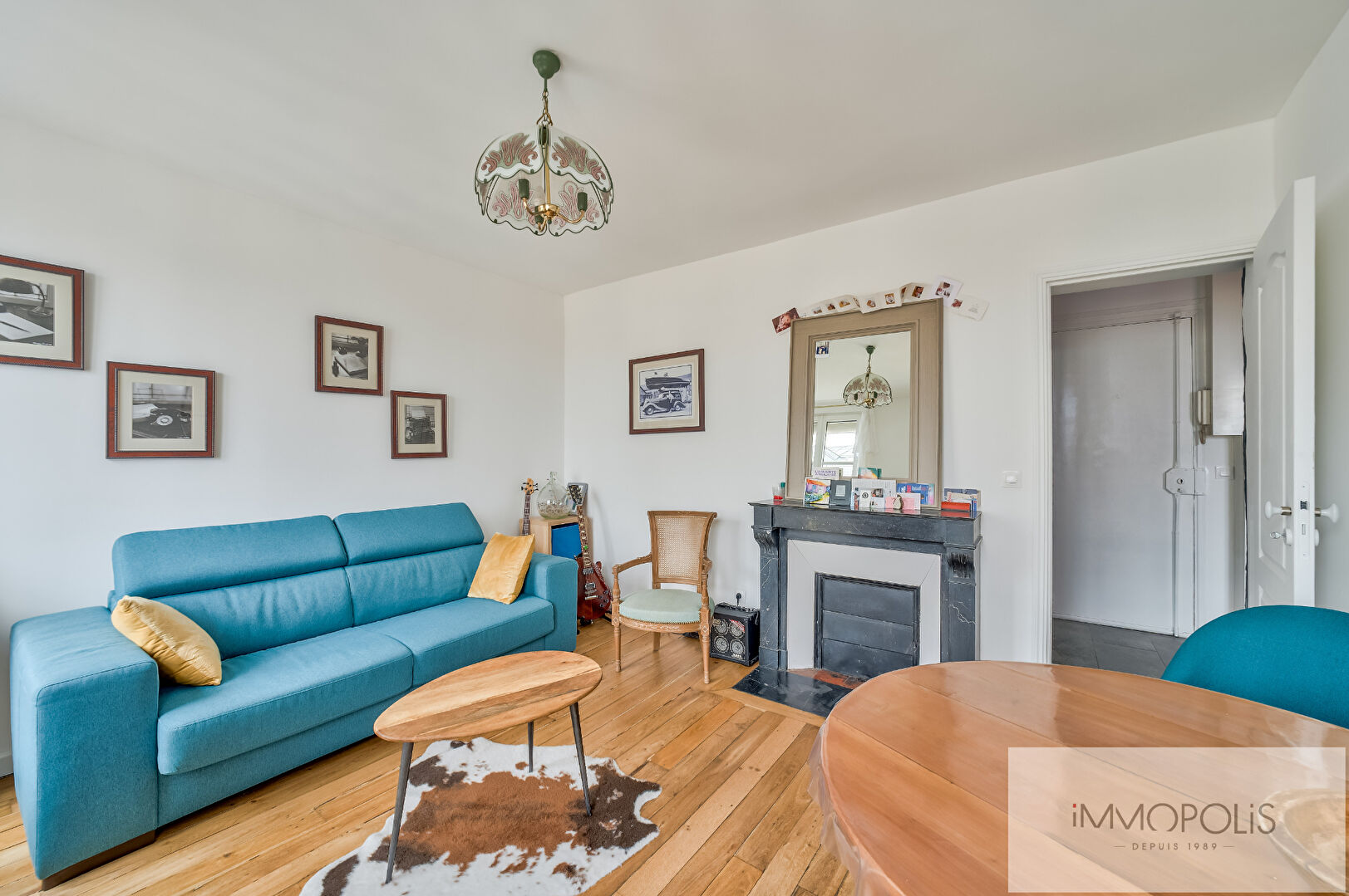 Top floor with elevator, open view and old-world charm: Abbesses, Montmartre 4