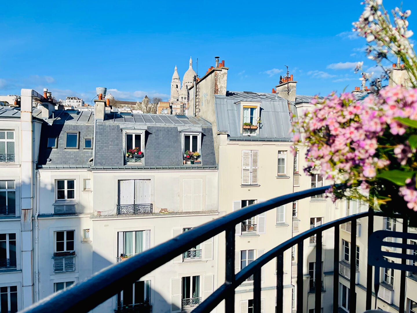 Montmartre – Villa Dancourt Triple view Sacré-Coeur – 7th floor with elevator – Secure residence 11