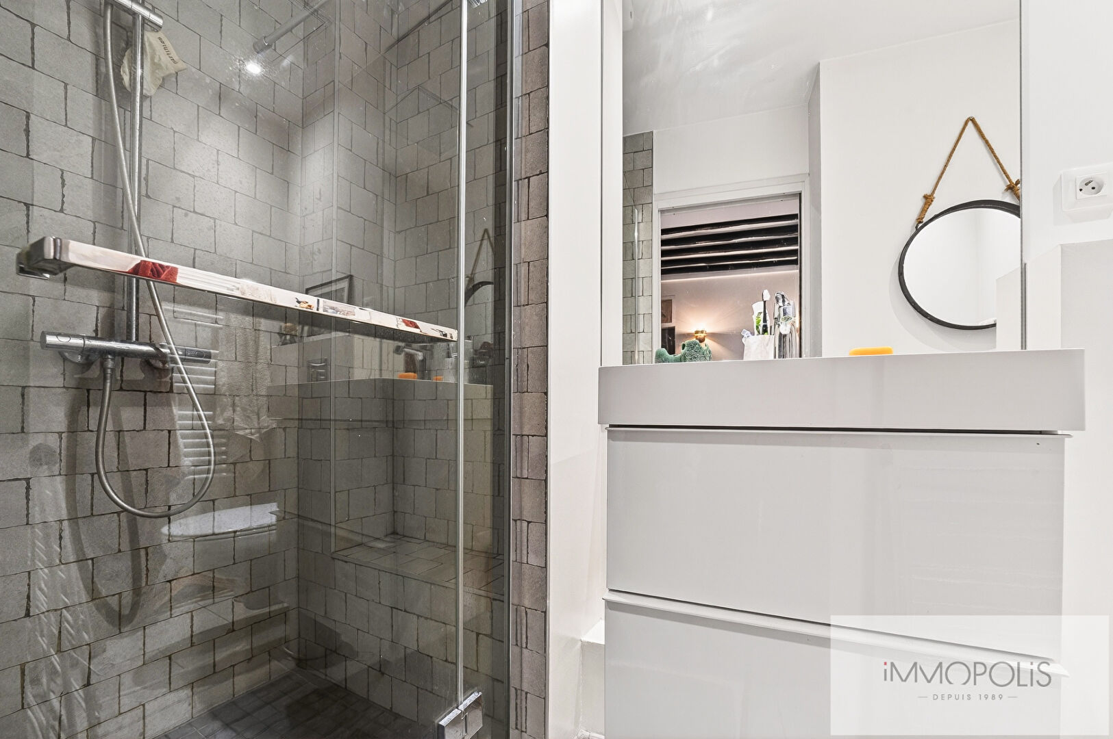 Studio refait à neuf – Paris 1er – Place des Victoires – au calme 6