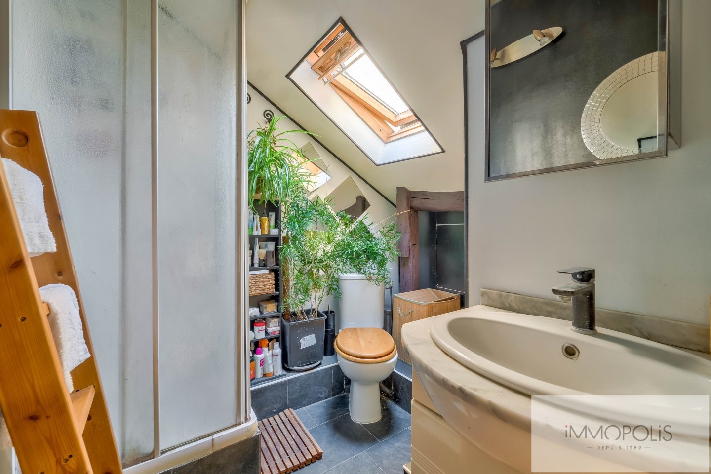 Charming Duplex on the top floor! 16