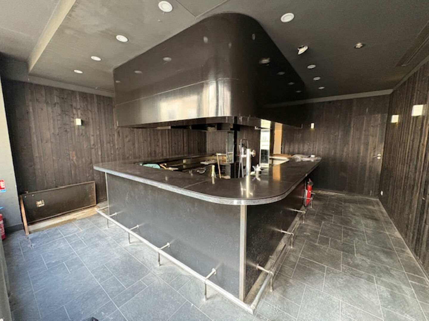 Commercial premises ABBESSES MONTMARTRE 55m2 1