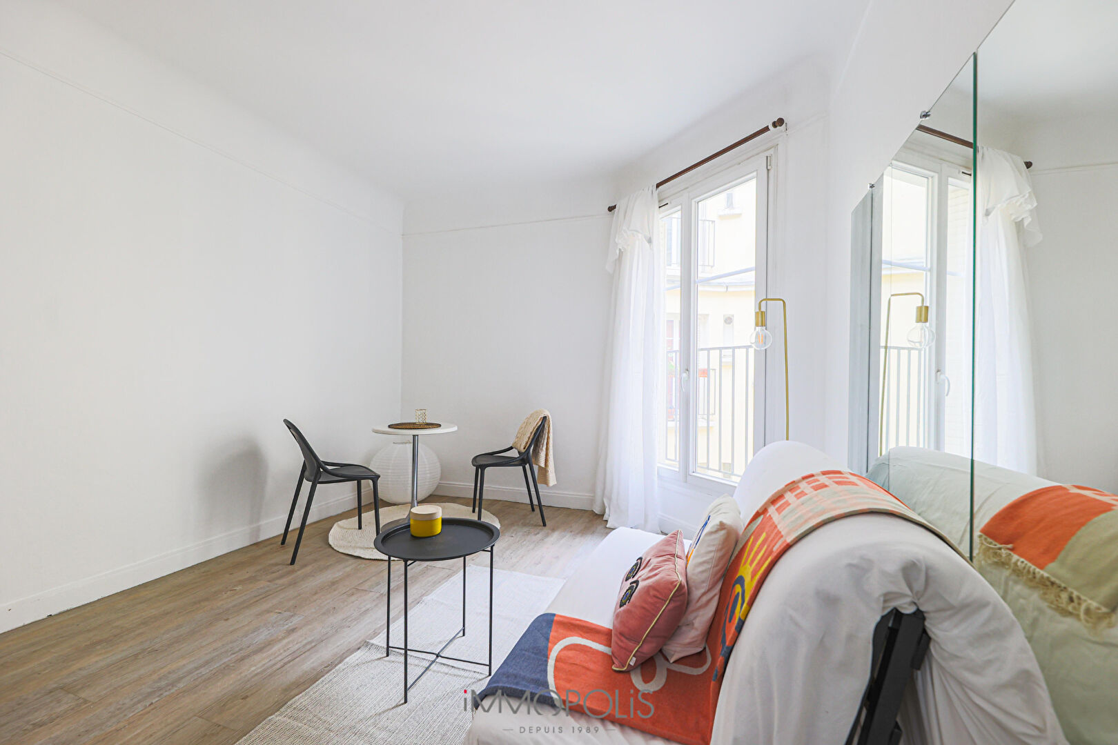 Studio Haut Lamarck / Caulaincourt étage élevé ascenseur ! 4