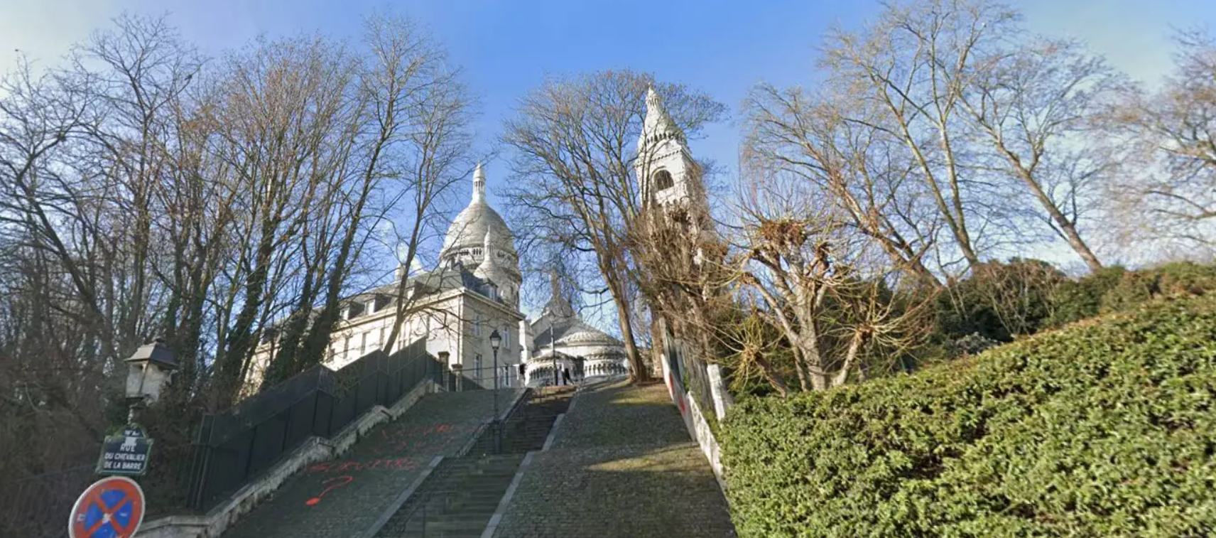 Very nice parking space located rue Lamarck near the Sacré – Coeur 4
