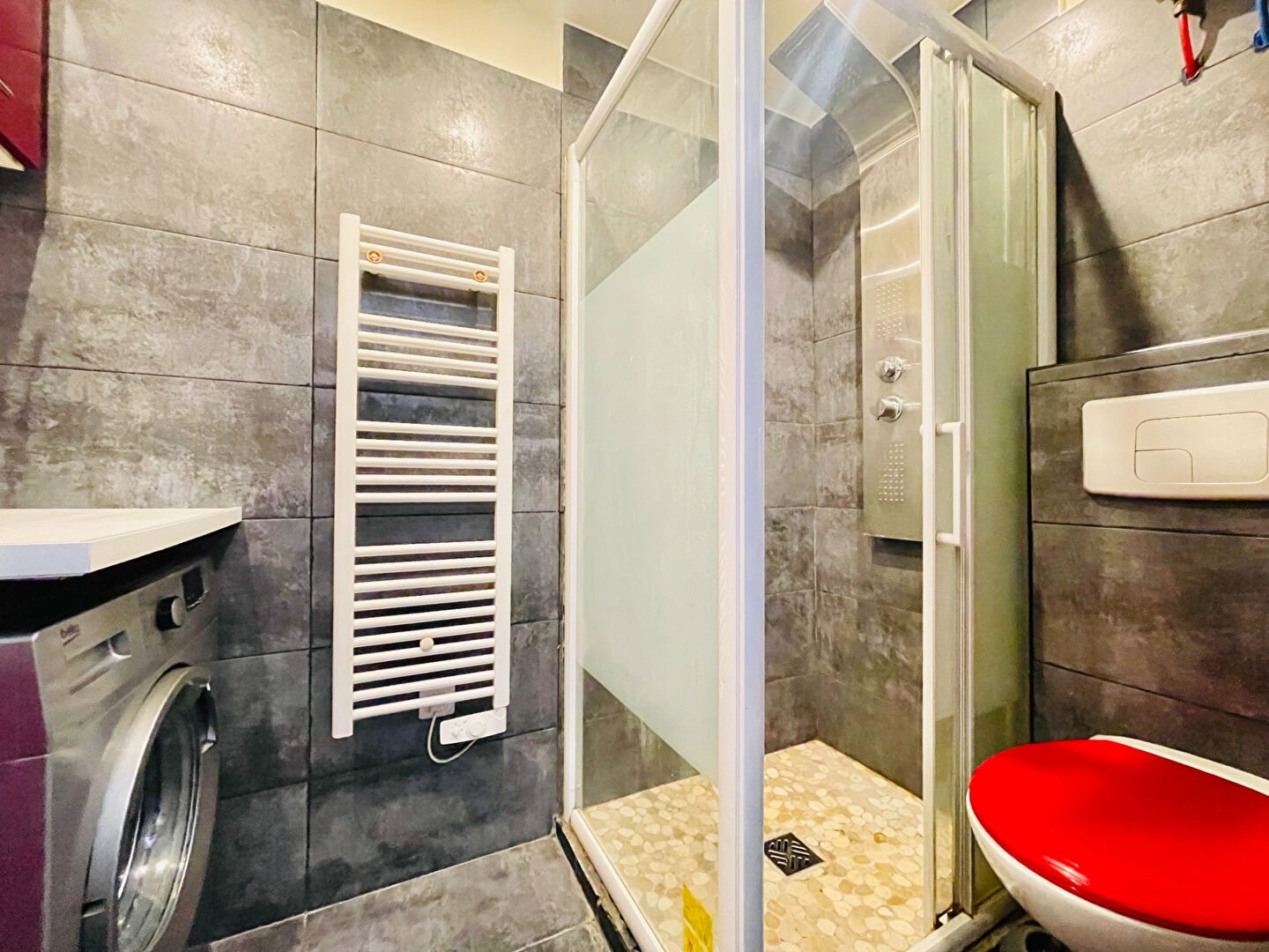 Turnkey studio in quiet rue des Trois Frères in Montmartre 8