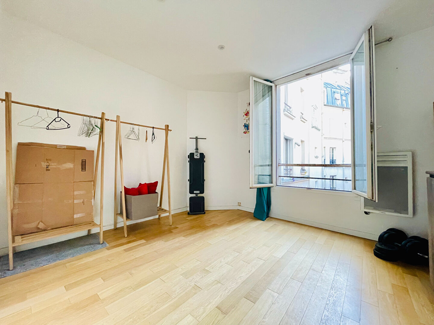 Montmartre: Two rooms in good condition a stone&rsquo;s throw from rue Lepic, excellent DPE D! 7