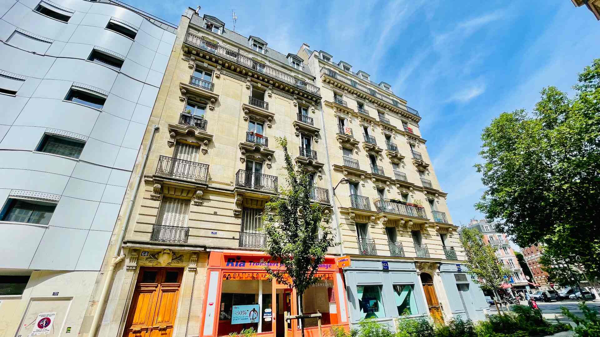 Appartement à moderniser : 3 pièces avec charme de l&rsquo;ancien, rue Championnet (portion piétonne) 17