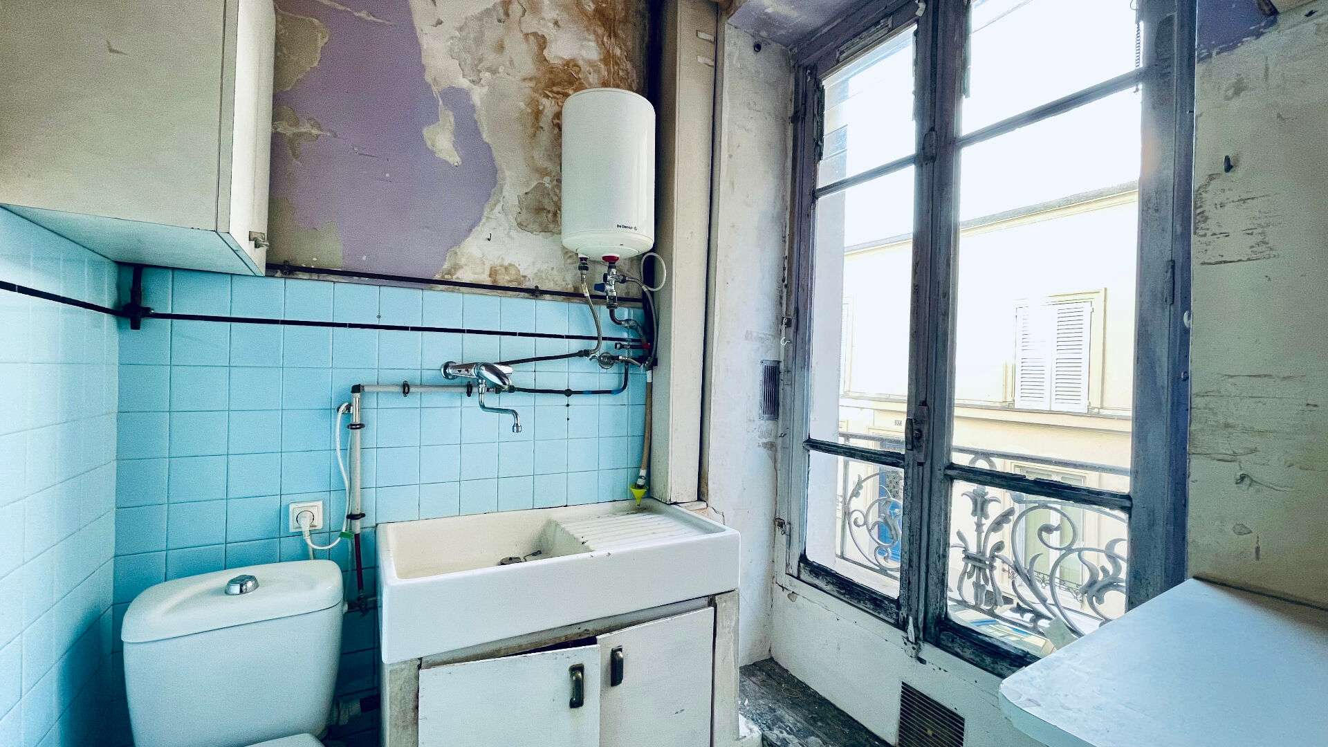 Investment or pied-à-terre – Montmartre – 17 m2 to renovate 5 Investment or pied-à-terre – Montmartre – 17 m2 to renovate 5