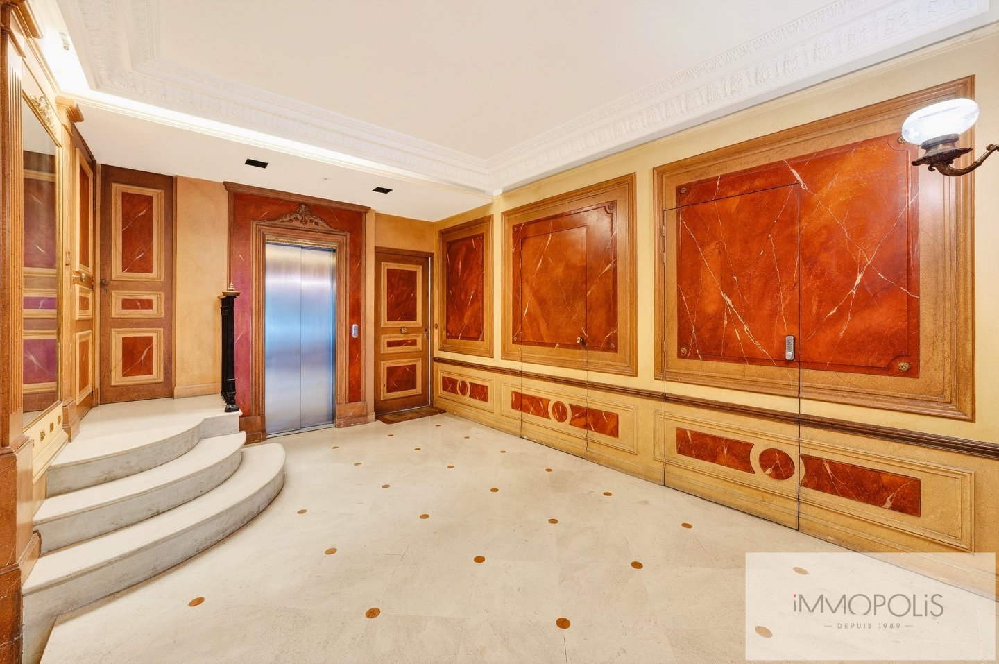 Rue Durantin in the heart of Abbesses. 13