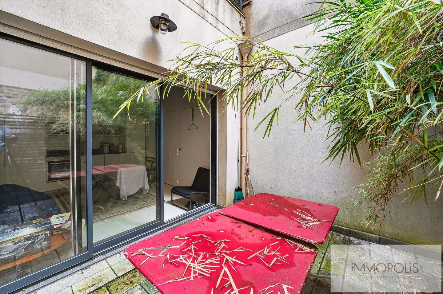 Rue Durantin in the heart of Abbesses. 9