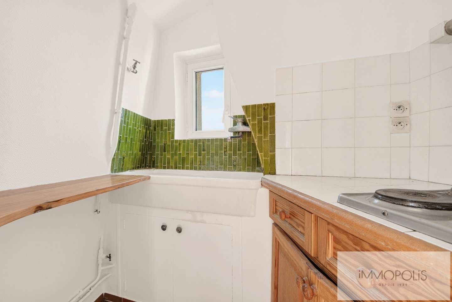 Modular « workshop » apartment to renovate – Sacré Coeur and Eiffel Tower view 80 m² – Abbesses Montmartre 7 Modular « workshop » apartment to renovate – Sacré Coeur and Eiffel Tower view 80 m² – Abbesses Montmartre 7