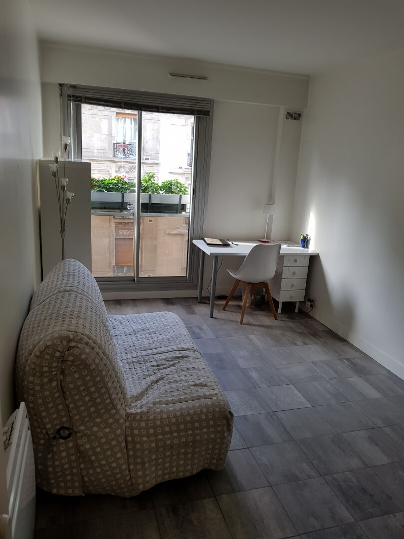 Paris 3 Room Apartment. To modernize… 8 Paris 3 Room Apartment. To modernize… 8