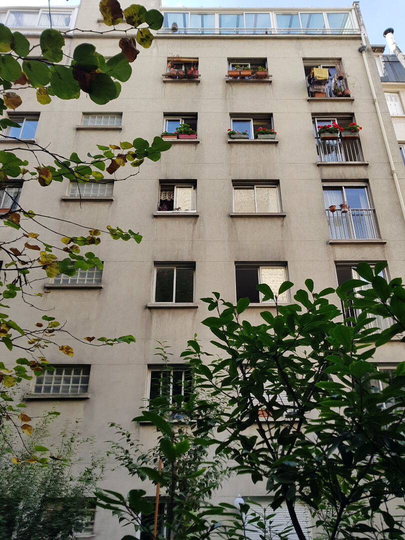 Paris 3 Room Apartment. To modernize… 9 Paris 3 Room Apartment. To modernize… 9