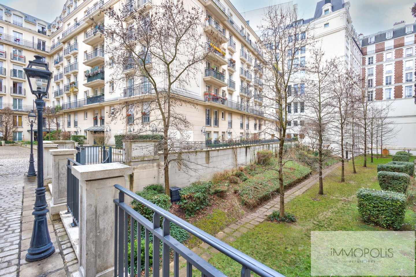 Apartment with 45m² of private garden! 18