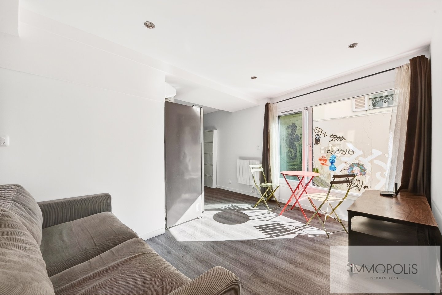 Rue des Trois Frères in the heart of the Abbesses. 5 Rue des Trois Frères in the heart of the Abbesses. 5