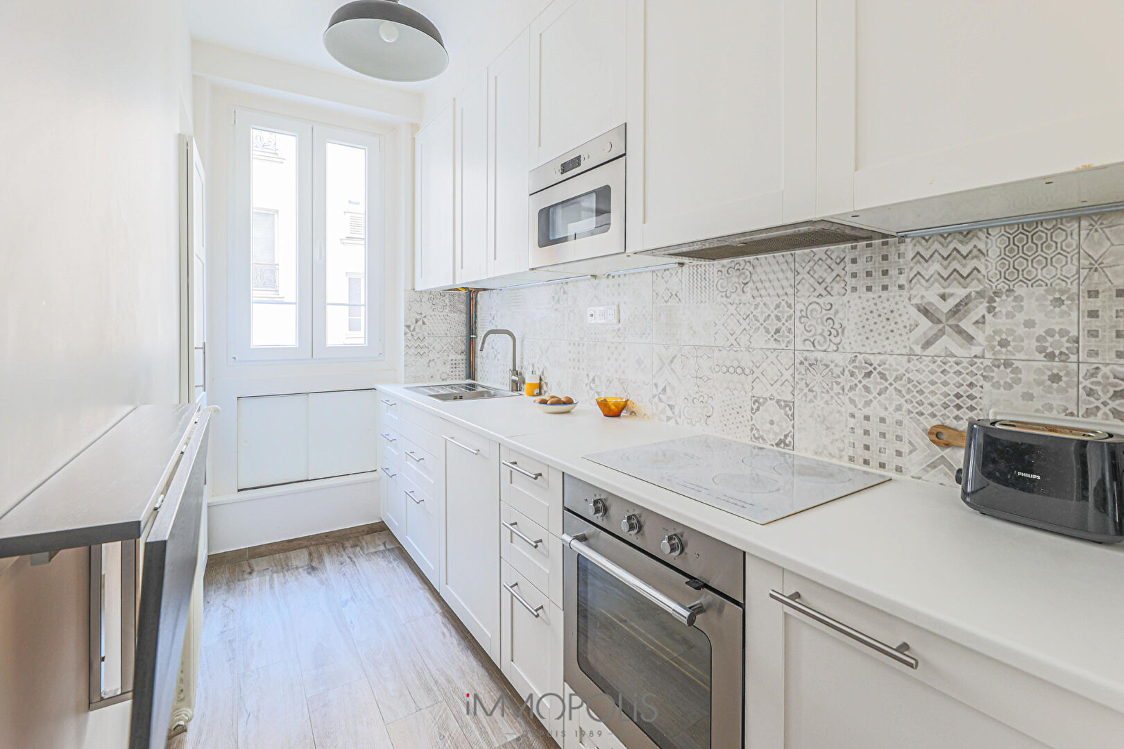 Square Carpeaux / Lamarck 2 rooms 1 bedroom no work! 4 Square Carpeaux / Lamarck 2 rooms 1 bedroom no work! 4