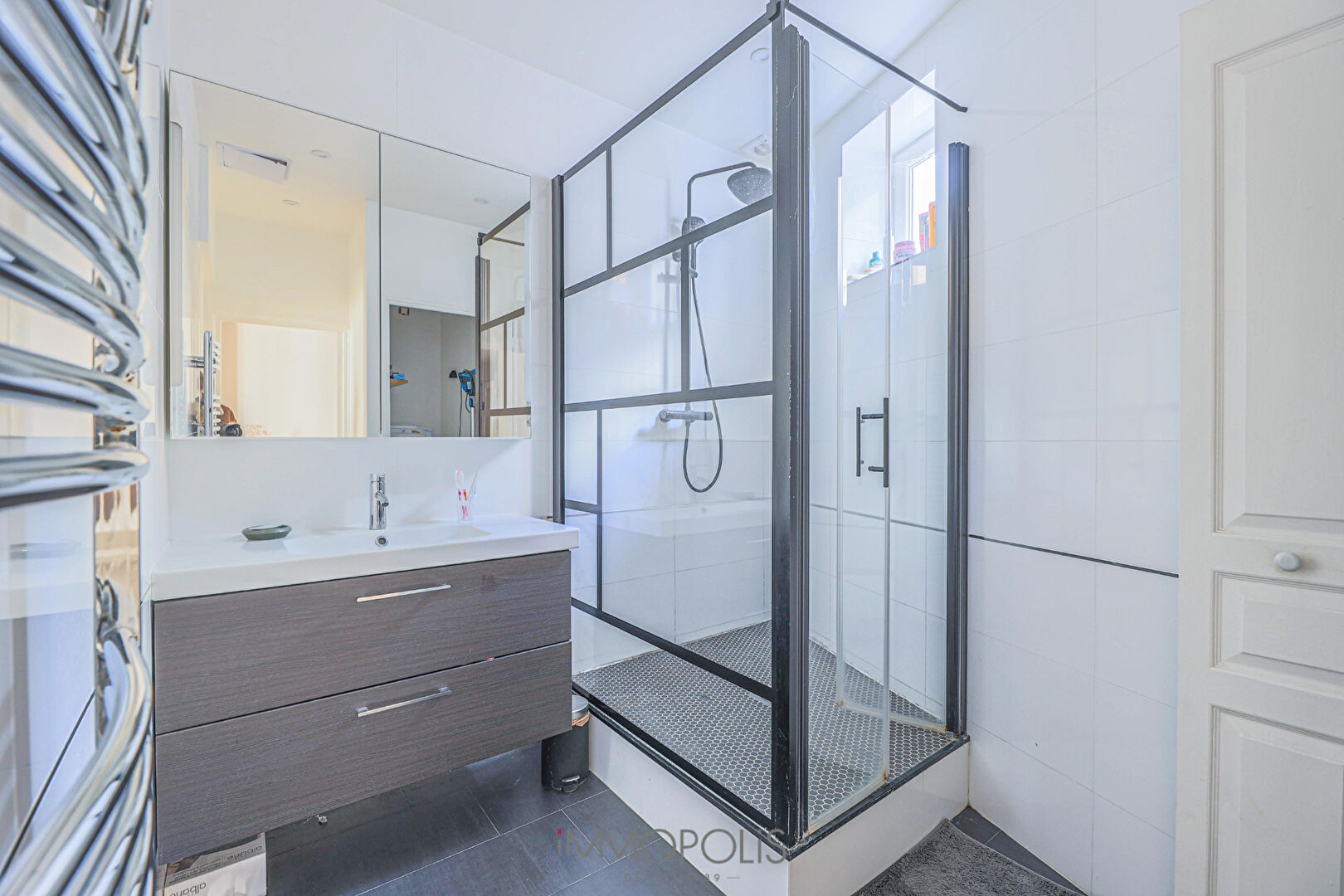 Square Carpeaux / Lamarck 2 rooms 1 bedroom no work! 5 Square Carpeaux / Lamarck 2 rooms 1 bedroom no work! 5