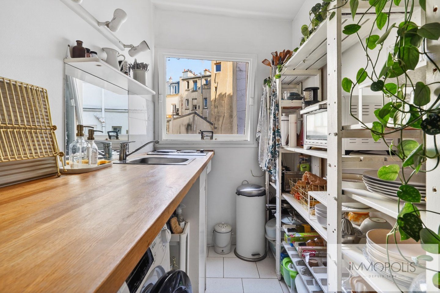 Rue Durantin in the heart of Abbesses. 10