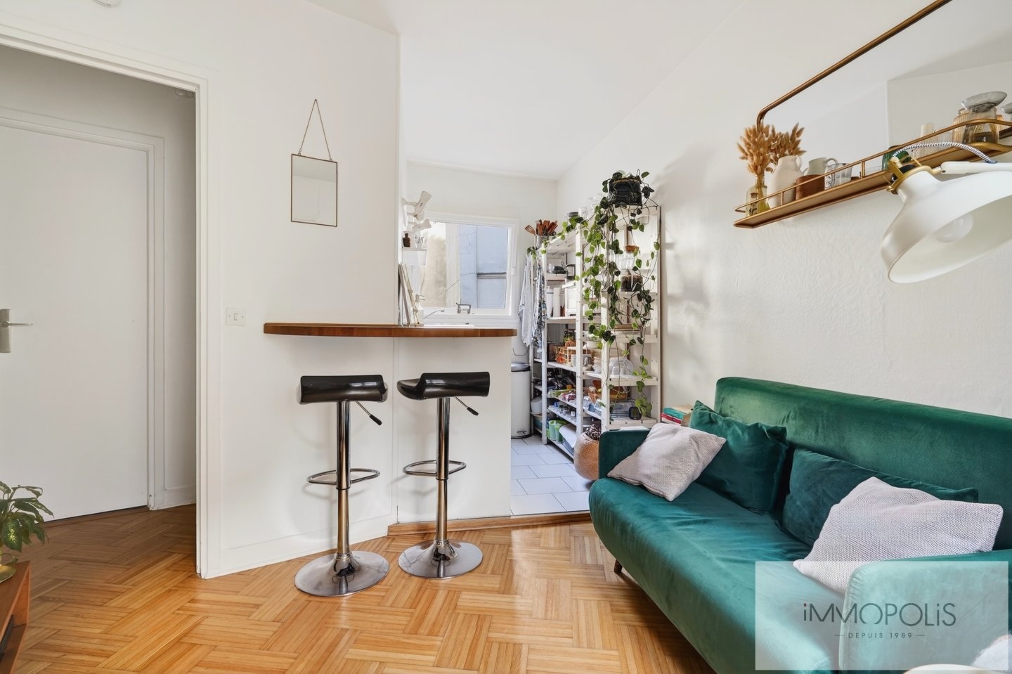 Rue Durantin in the heart of Abbesses. 3