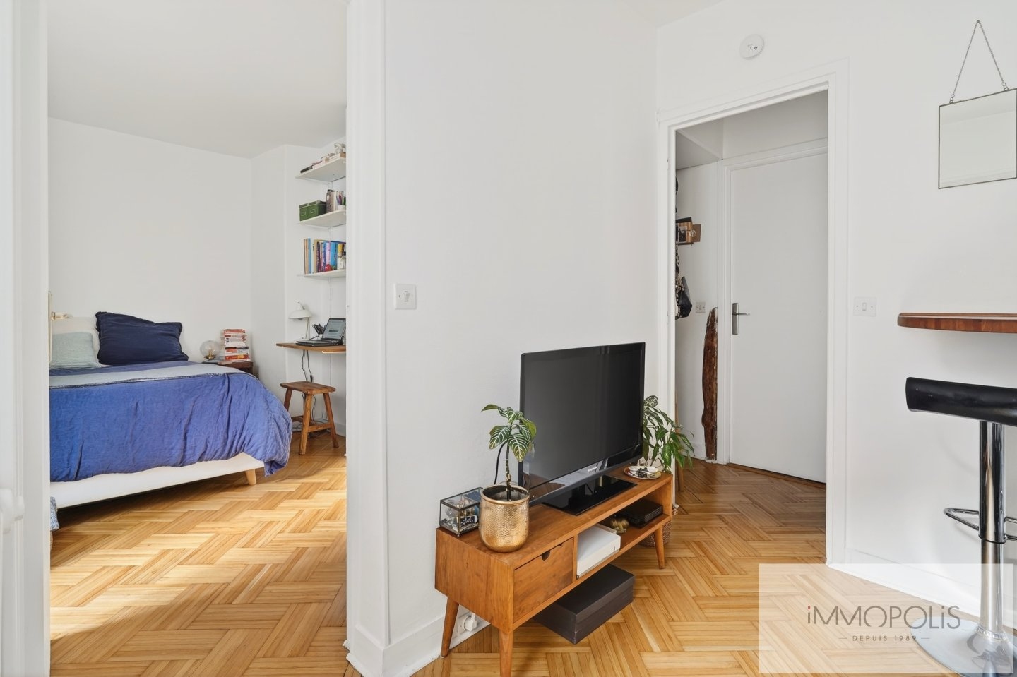 Rue Durantin in the heart of Abbesses. 5