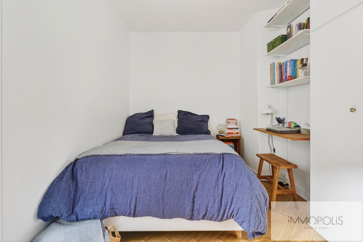 Rue Durantin in the heart of Abbesses. 6