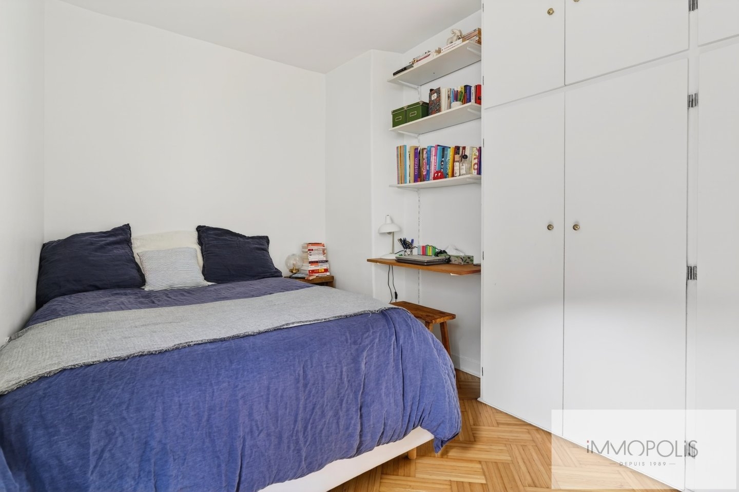 Rue Durantin in the heart of Abbesses. 8