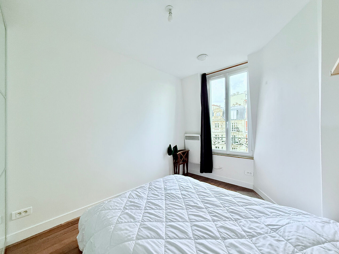 Bright top floor not overlooked: 2 rooms near the Coulée verte, Paris 18th 11 Bright top floor not overlooked: 2 rooms near the Coulée verte, Paris 18th 11