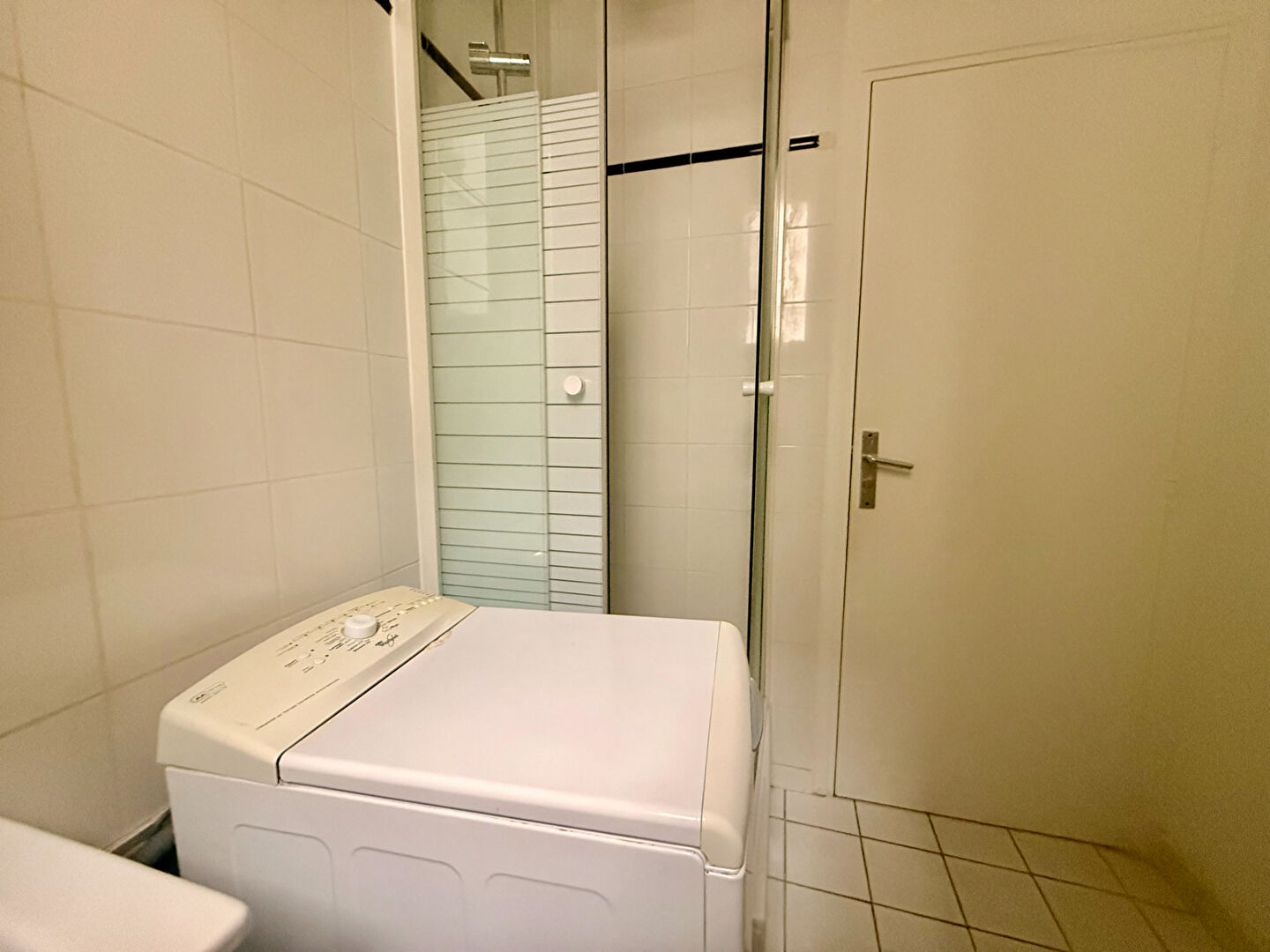 Charming 2 room apartment in good condition – Saint-Georges / Trinité district, secure residence 5