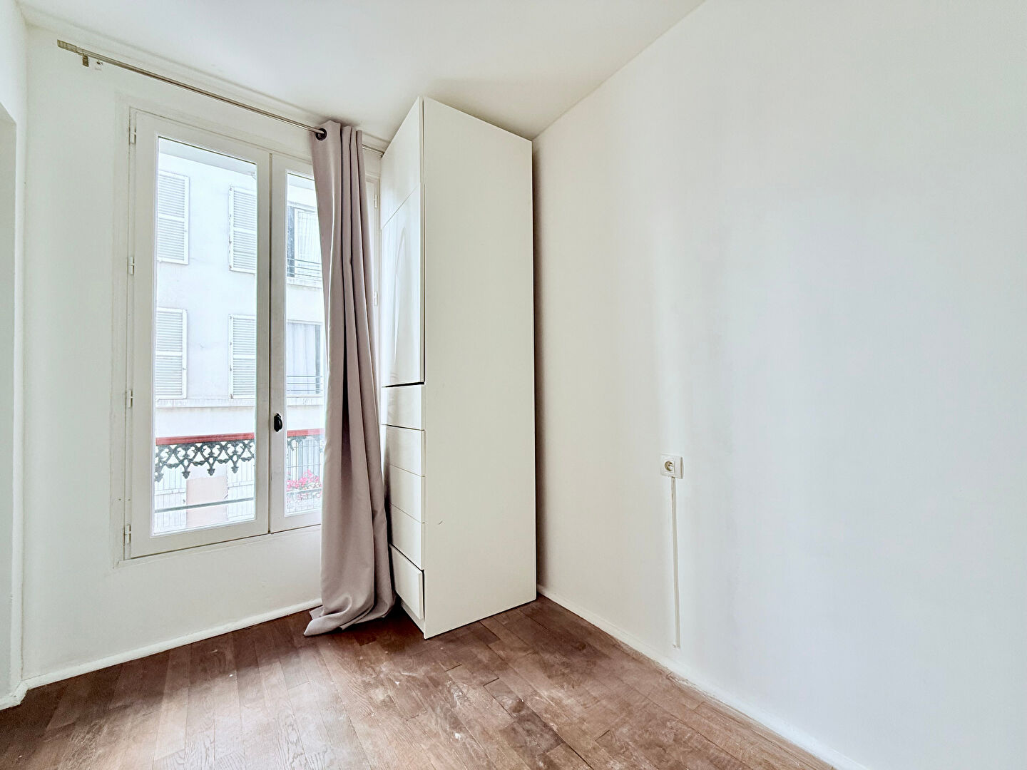 Two rooms well located in Montmartre, close to Place des Abbesses 6