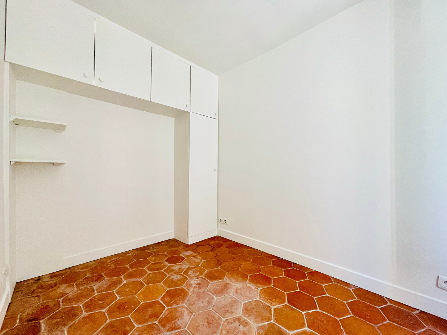 Deux pièces à Montmartre, donnant sur une rue piétonne – 16,56 m2 6