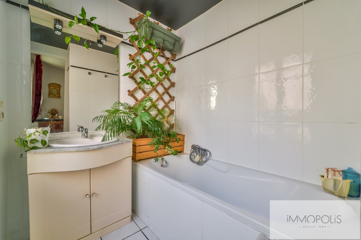 Charming Duplex on the top floor! 10