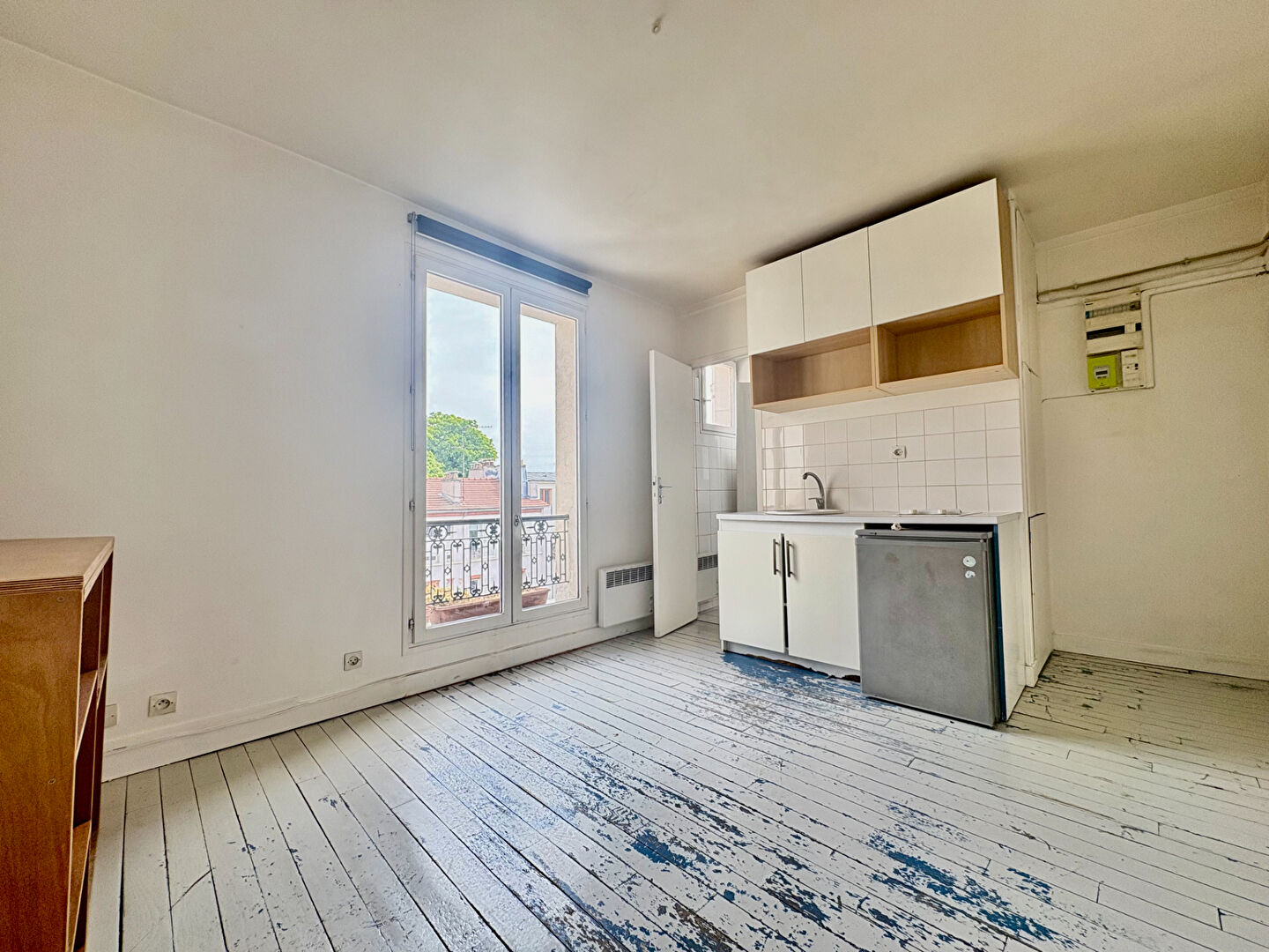 Abbesses – 4e étage lumineux, fort potentiel de rénovation 2