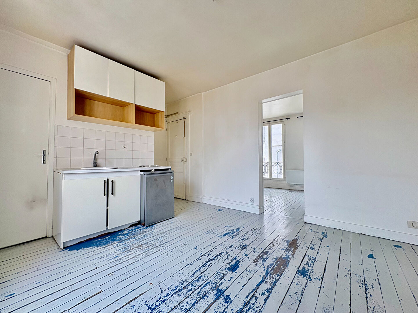 Abbesses – 4e étage lumineux, fort potentiel de rénovation 3