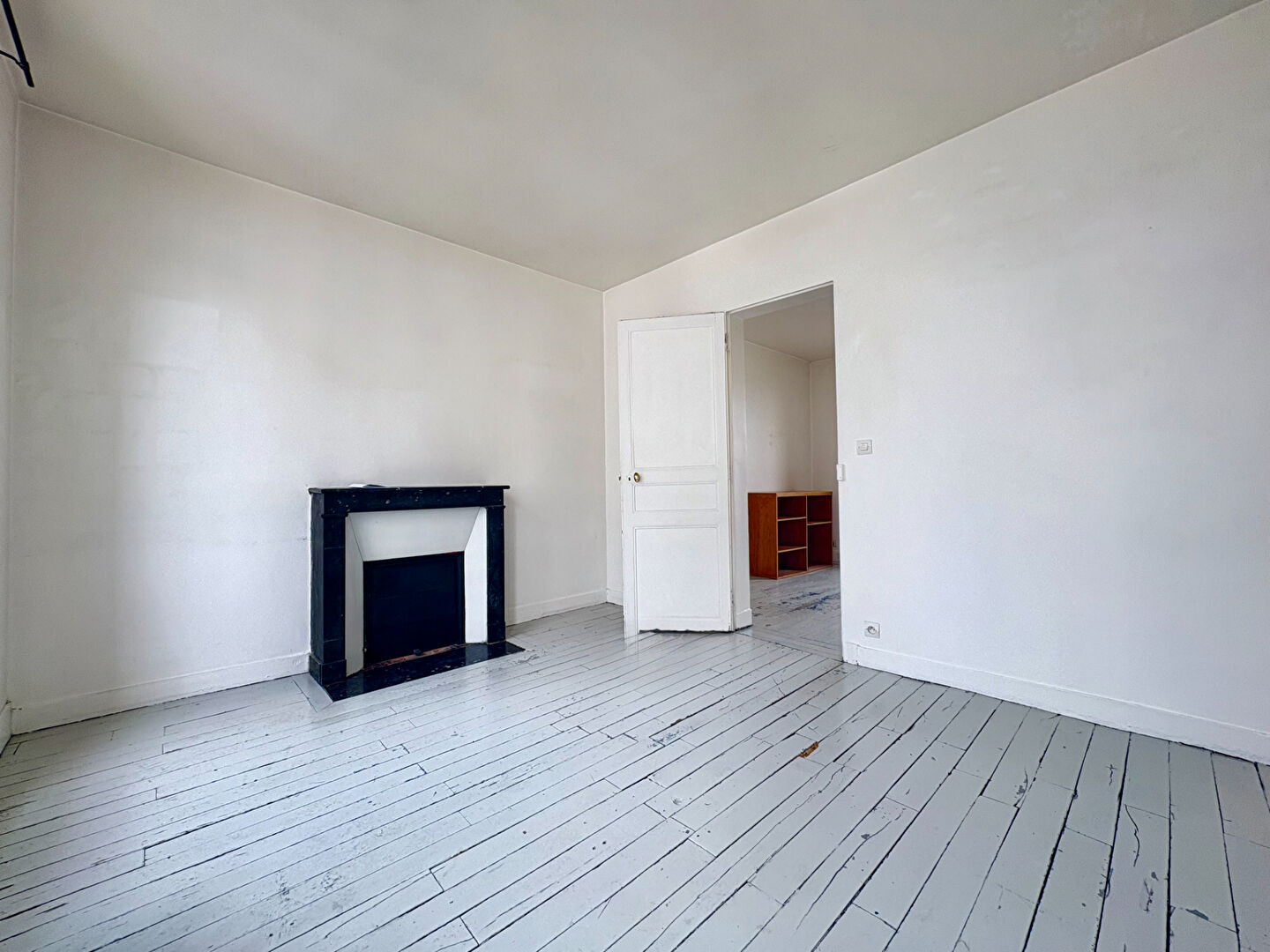 Abbesses – 4e étage lumineux, fort potentiel de rénovation 5