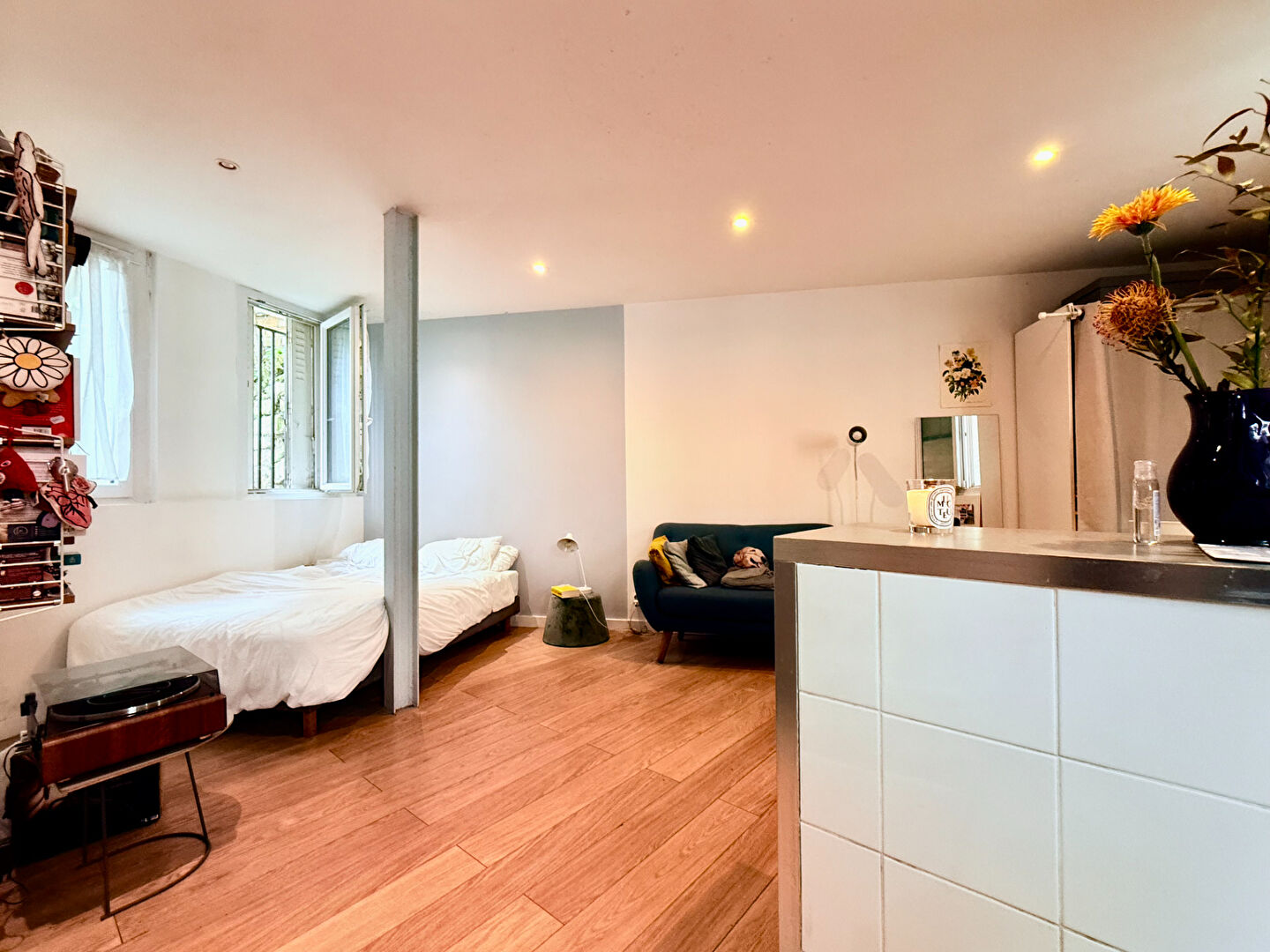 In the heart of Montmartre – Studio sold rented with immediate profitability 2