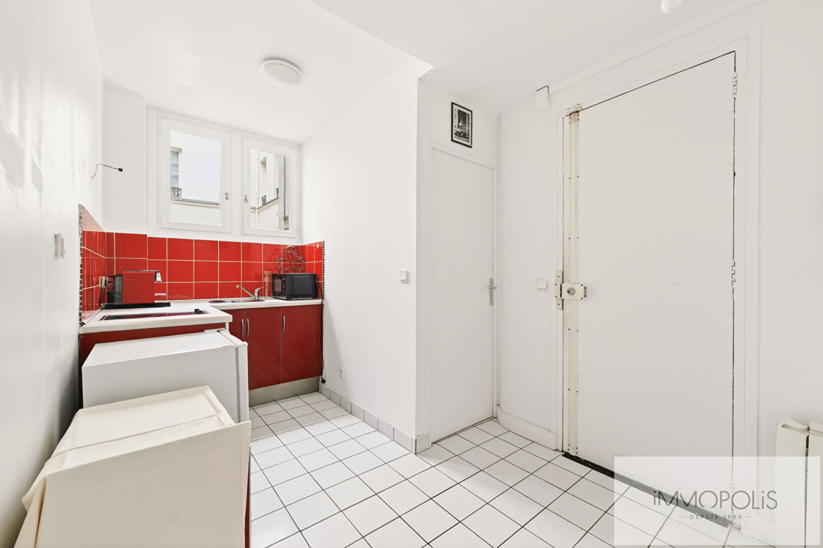 Charming 2 room apartment in good condition – Saint-Georges / Trinité district, secure residence 7