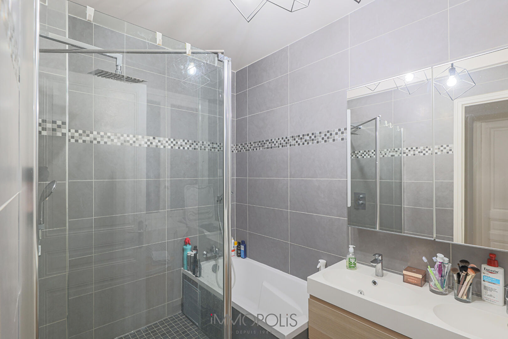 Superbe appartement  2 chambres ascenseur Caulaincourt / Junot 10