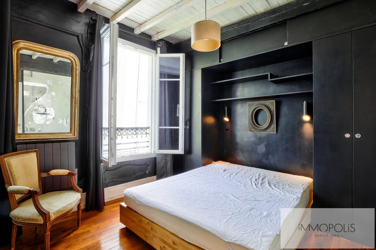 Rue Berthe – Montmartre – Top floor crossing – Unobstructed view facing south over Paris. 10 Rue Berthe – Montmartre – Top floor crossing – Unobstructed view facing south over Paris. 10