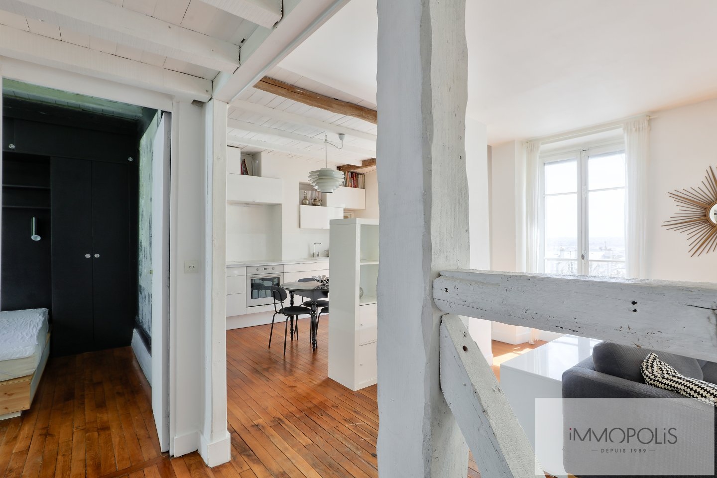 Rue Berthe – Montmartre – Top floor crossing – Unobstructed view facing south over Paris. 8 Rue Berthe – Montmartre – Top floor crossing – Unobstructed view facing south over Paris. 8