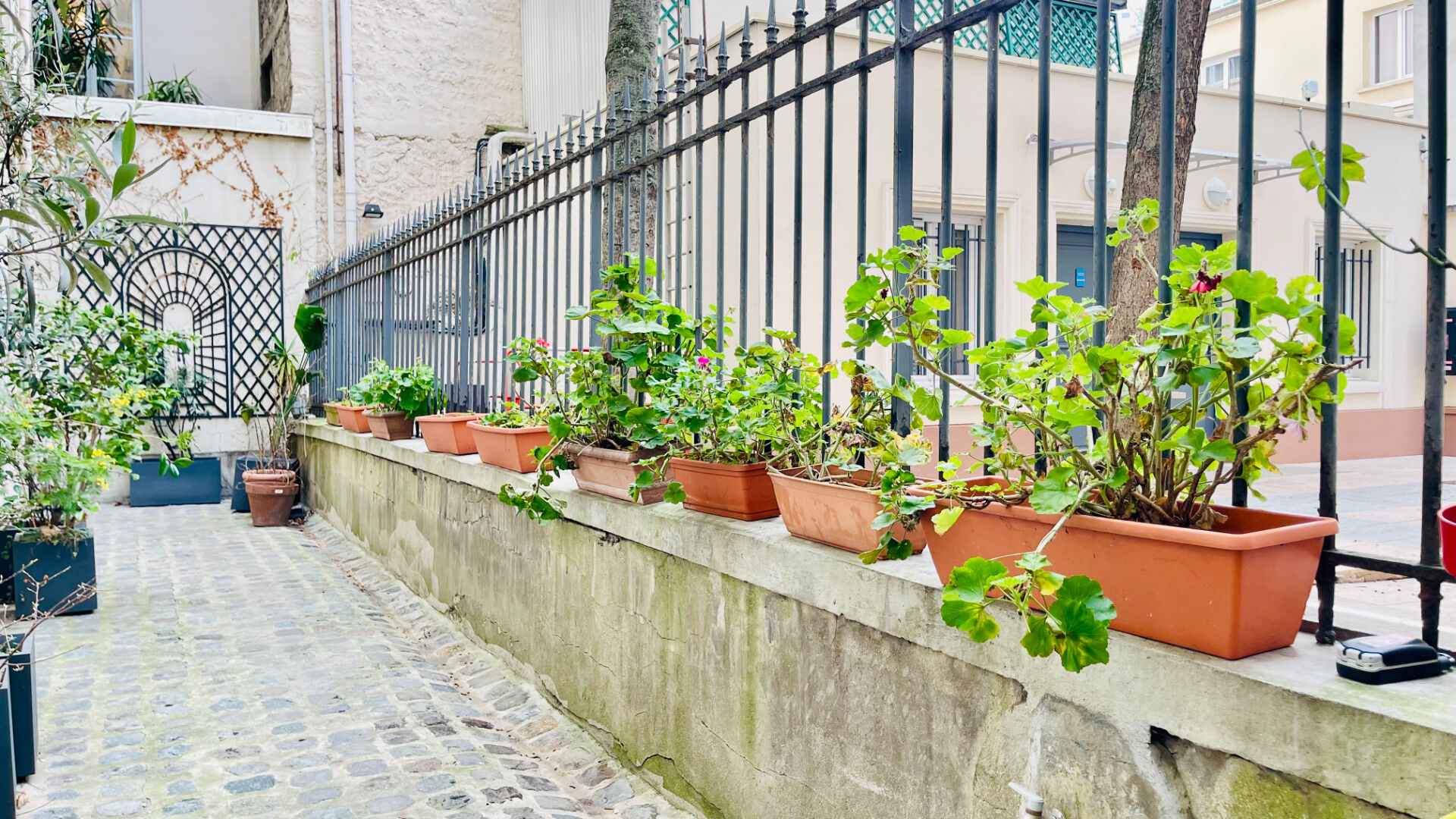 Paris 9e, So-Pi , rue Pierre Fontaine : agréable 3 pièces de 56,04 m2 Carrez dans un bel immeuble ancien 12