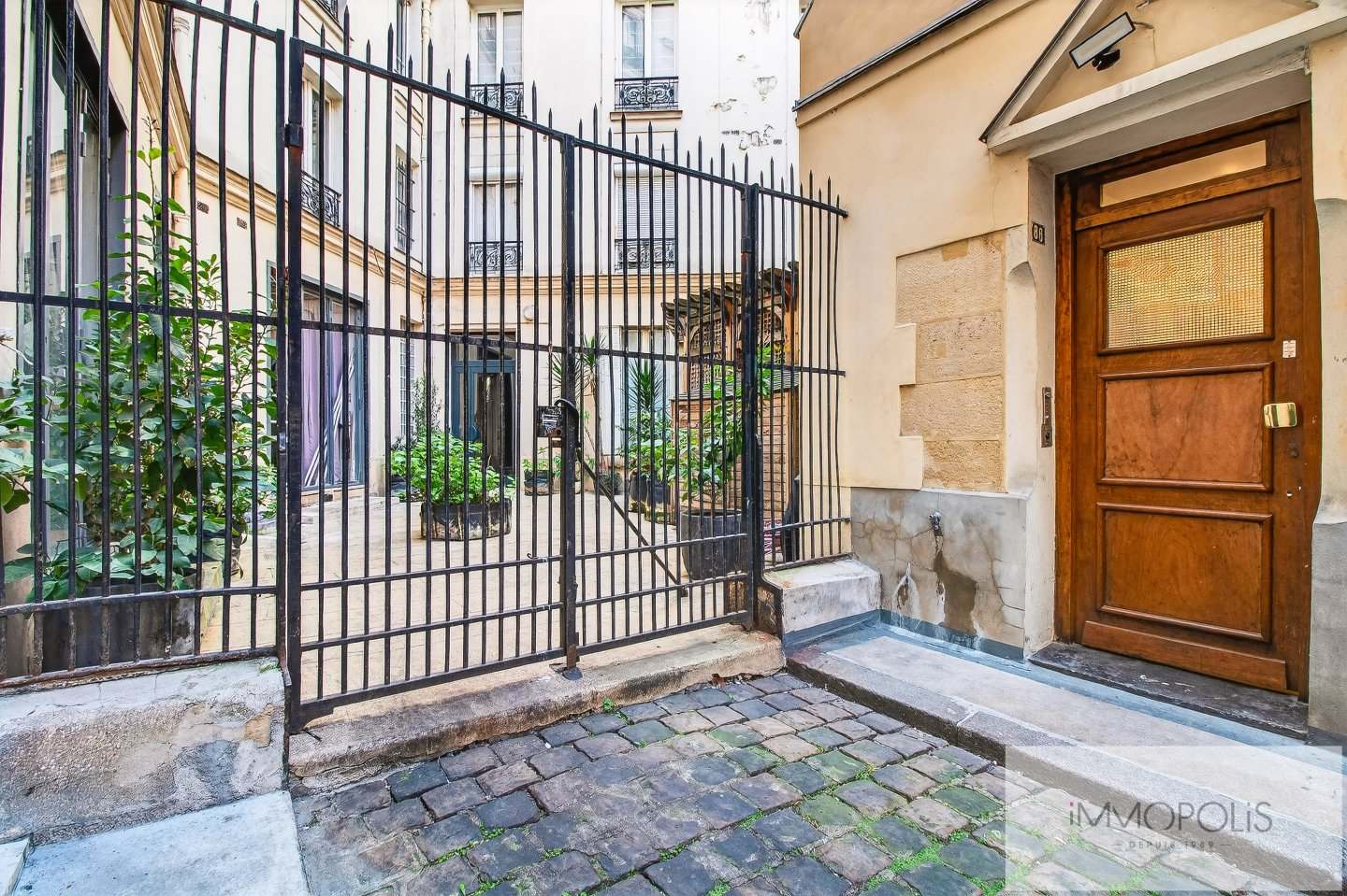 Rue de la Boétie, Paris 8th | Exclusivity. 11