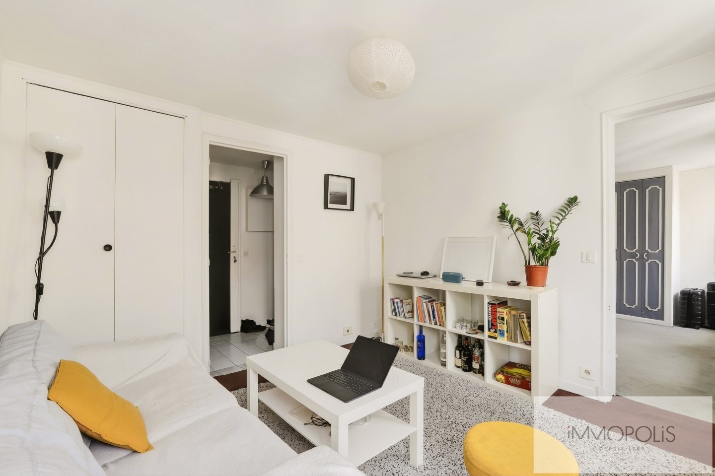 Charming 2-room apartment on the top floor 3