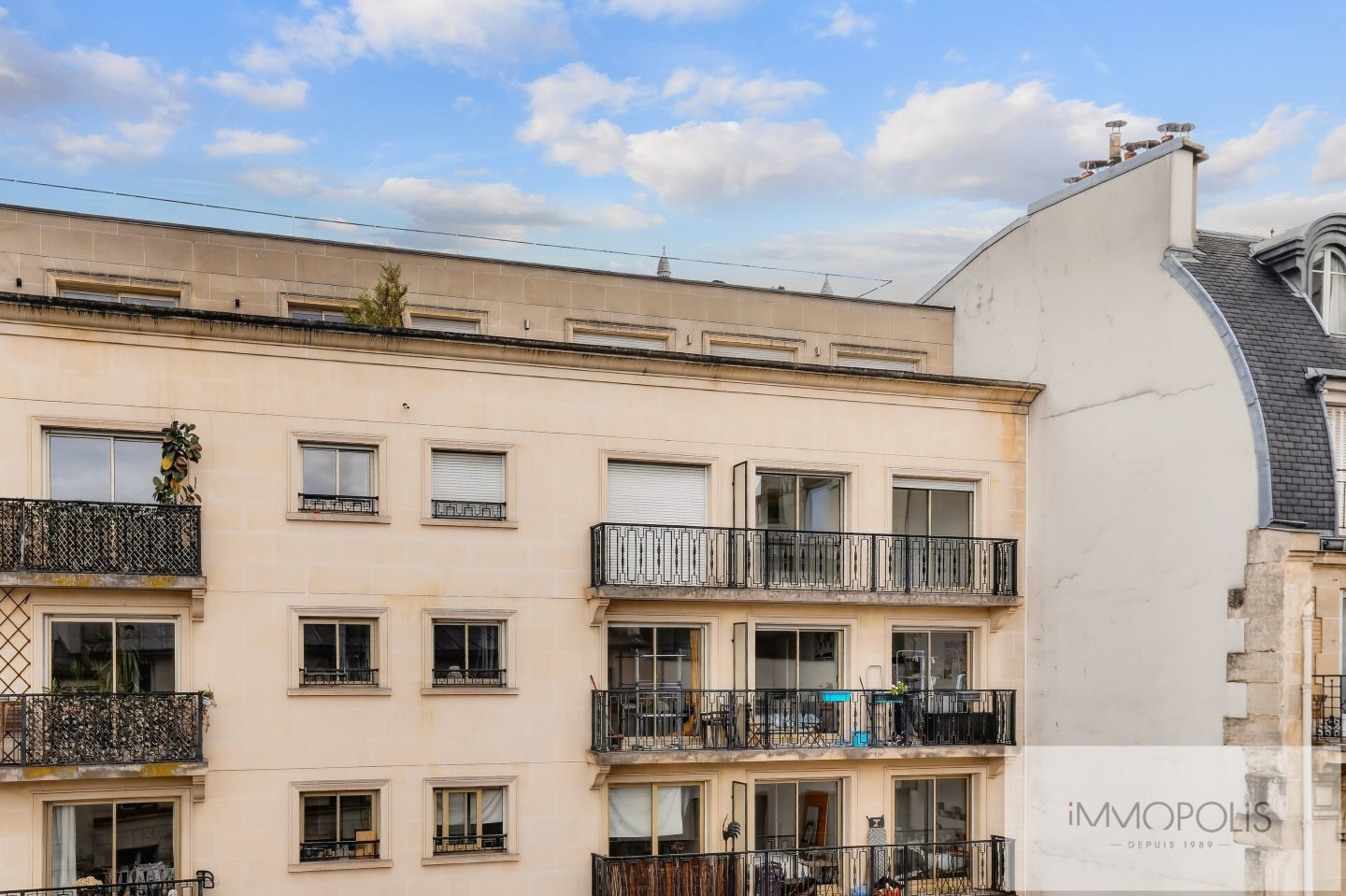 Charming 2-room apartment on the top floor 8