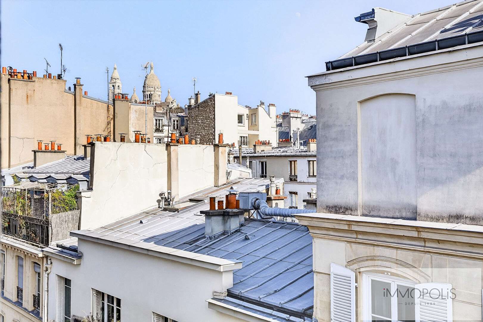 Studio 20 m² environ avec une terrasse de 6,8 m² : Vues dégagées ! 11 Studio 20 m² environ avec une terrasse de 6,8 m² : Vues dégagées ! 11